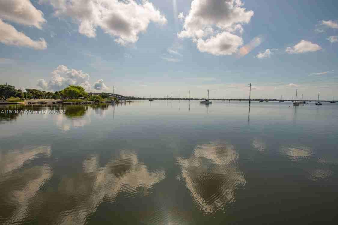 Broadview Manor - Residential