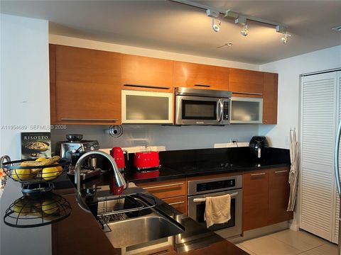 253 NE 2nd St 3104 Miami FL 33132