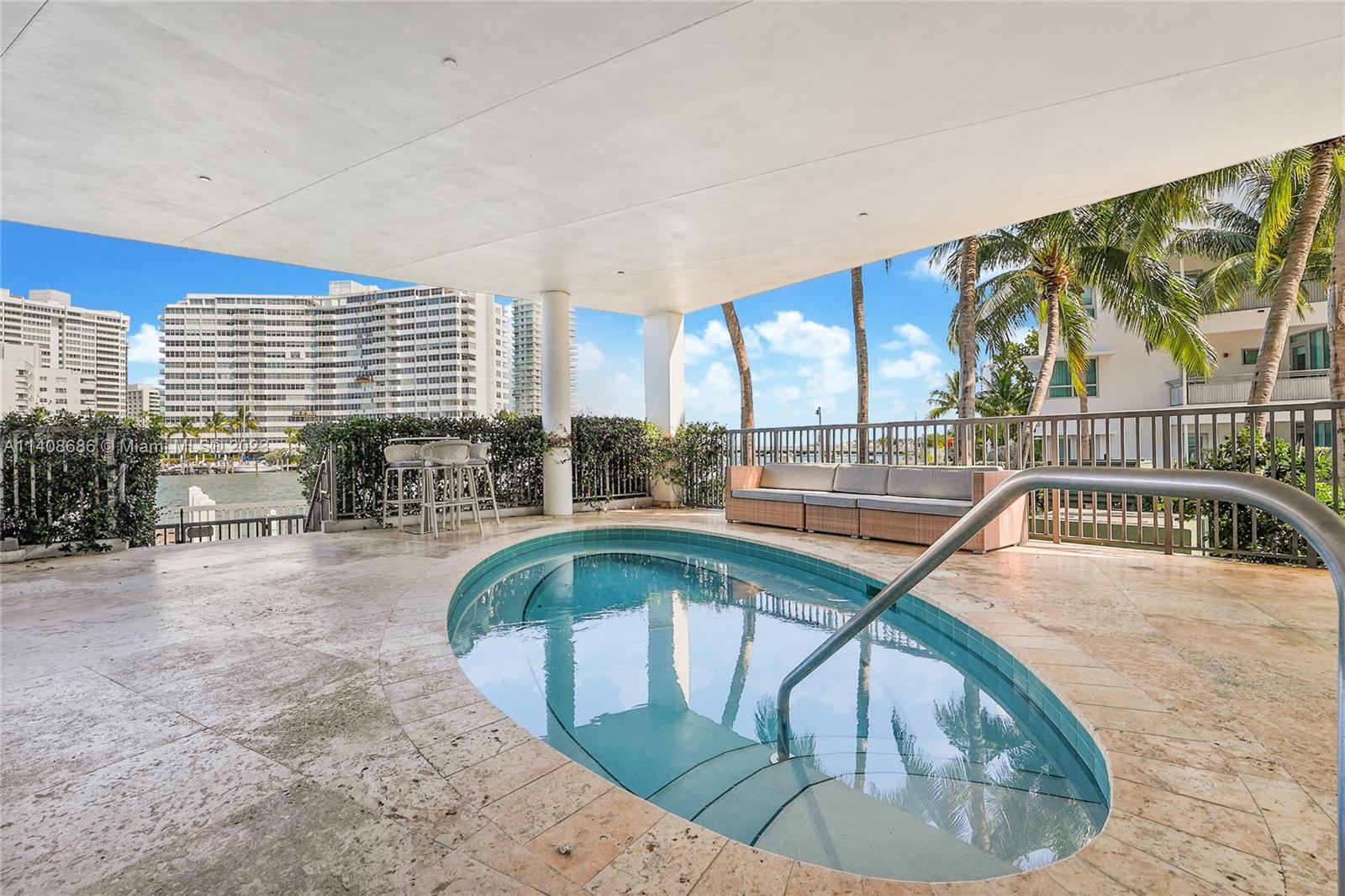 CAPRI SOUTH BEACH CONDO - Residential