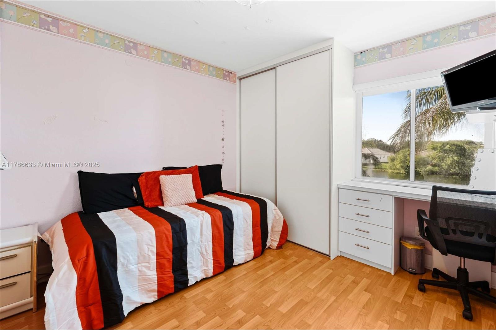 POD 5 AT MONARCH LAKES - Residential