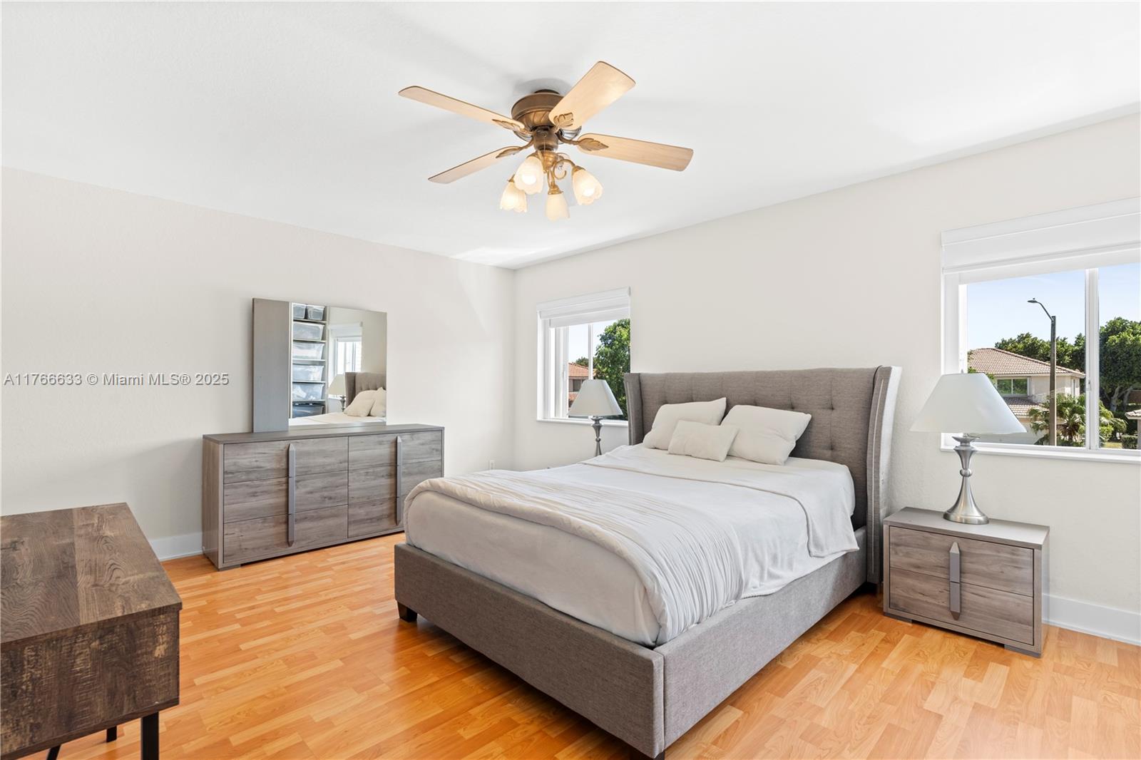 POD 5 AT MONARCH LAKES - Residential