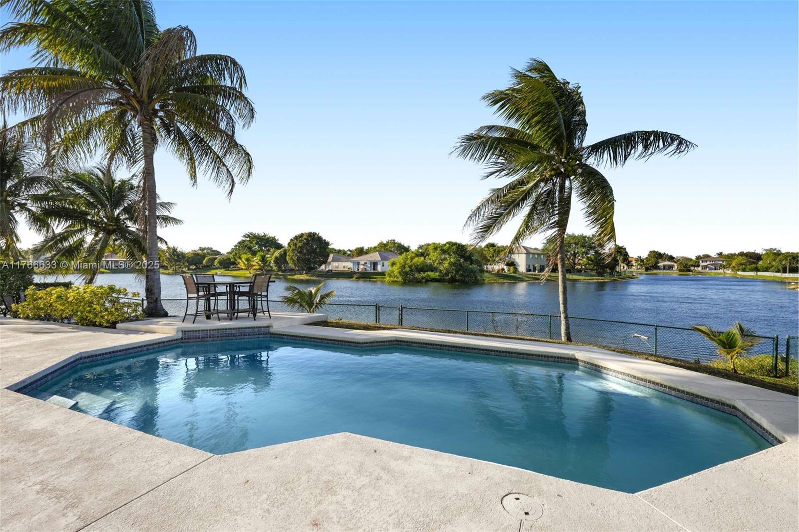 POD 5 AT MONARCH LAKES - Residential