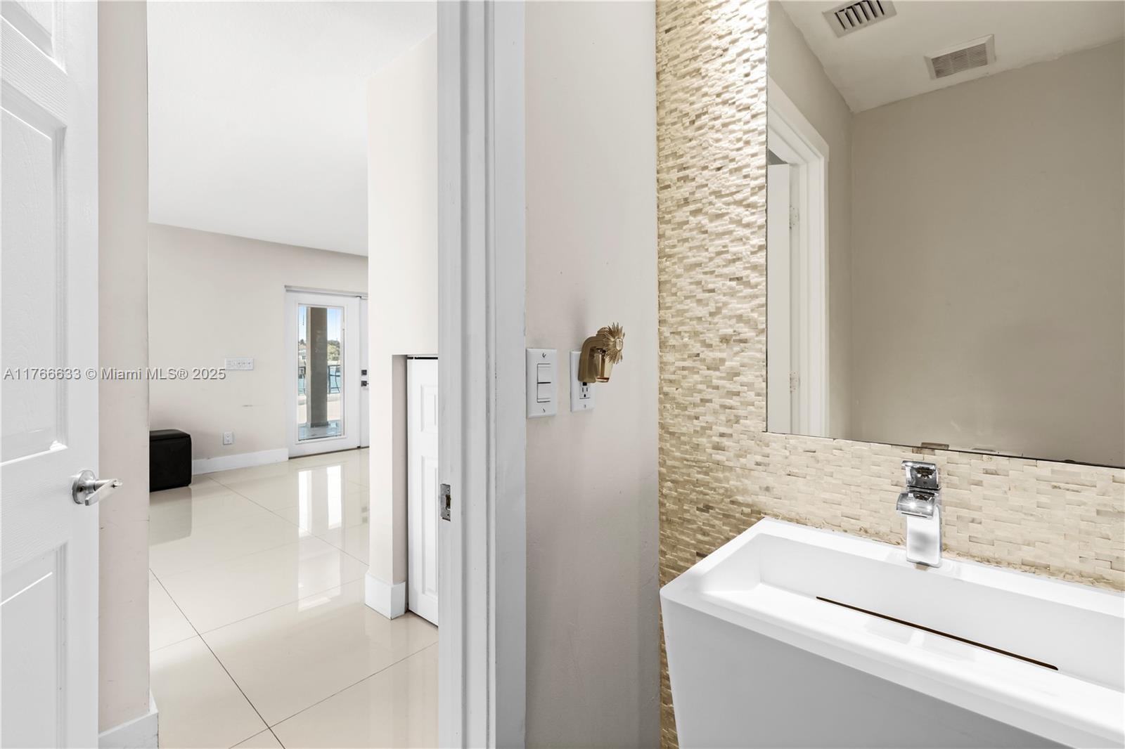 POD 5 AT MONARCH LAKES - Residential