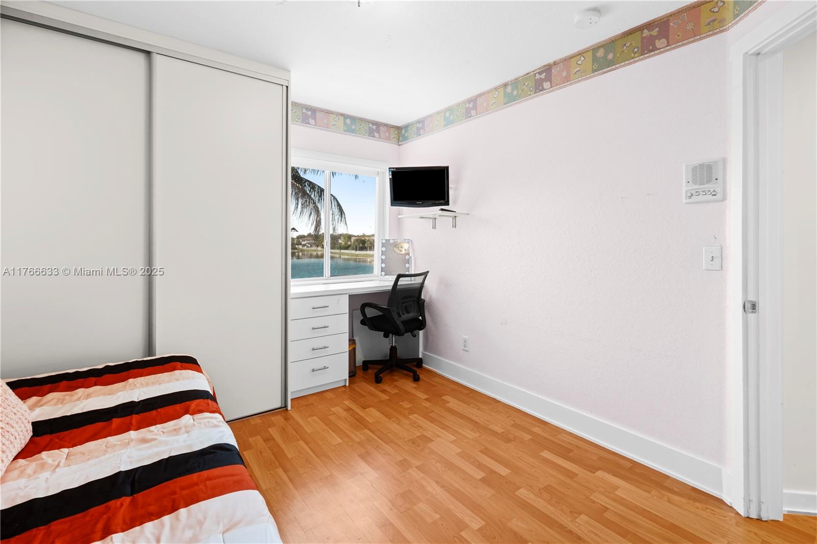 POD 5 AT MONARCH LAKES - Residential