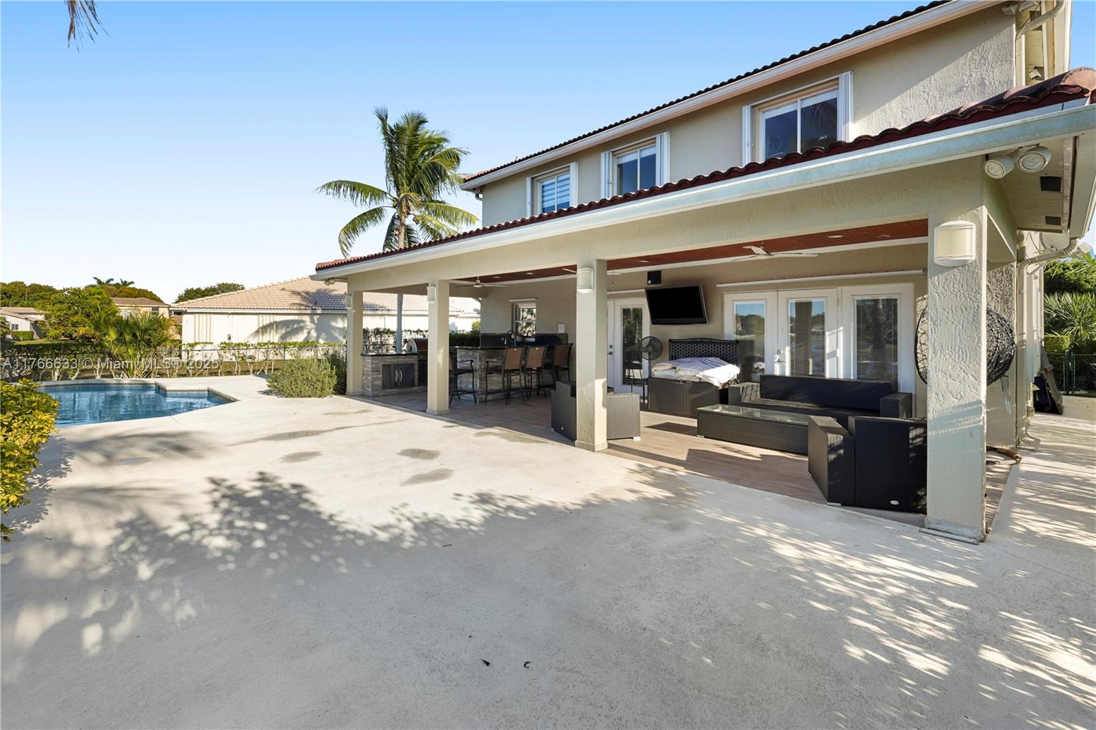 POD 5 AT MONARCH LAKES - Residential