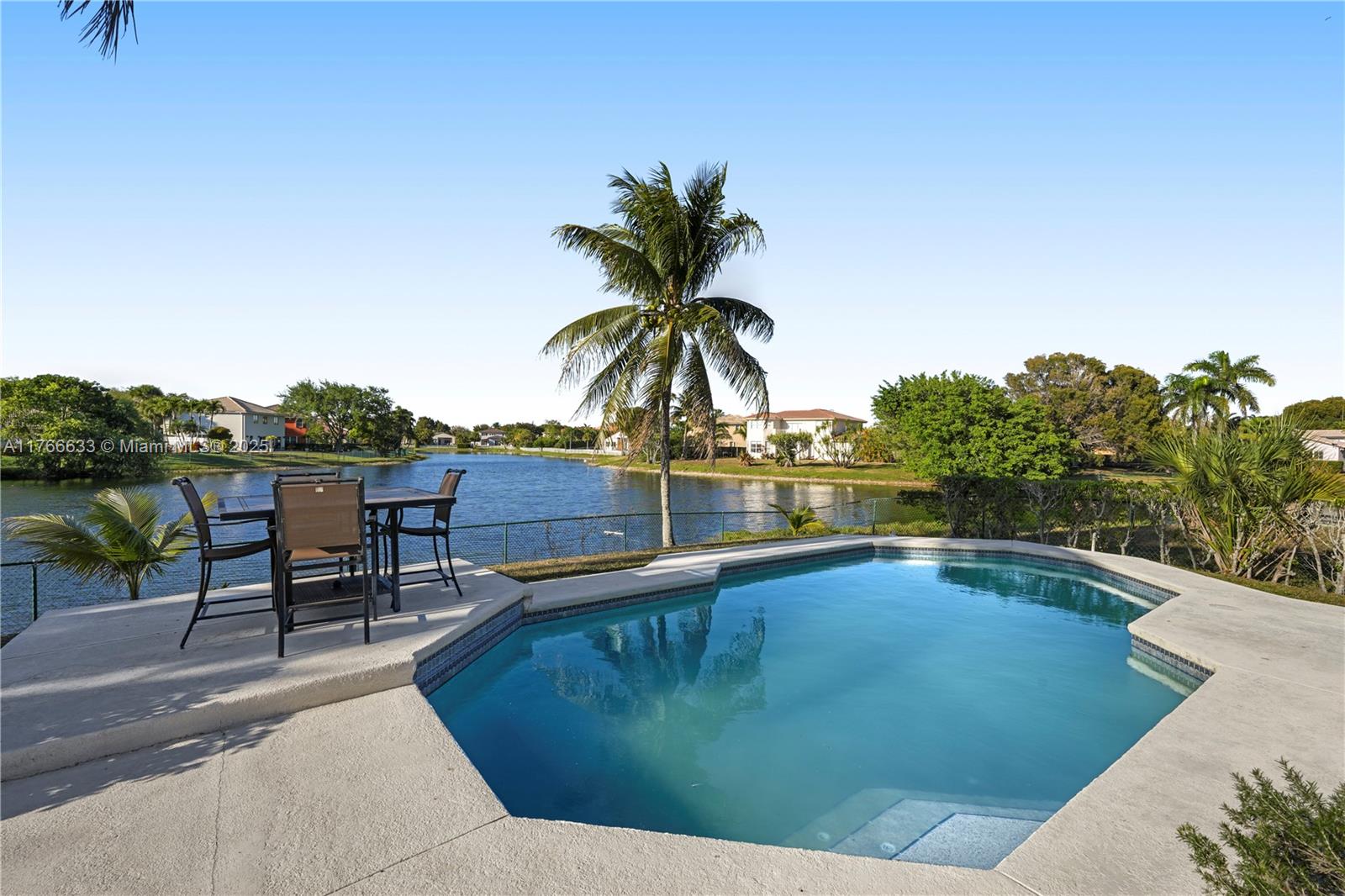 POD 5 AT MONARCH LAKES - Residential