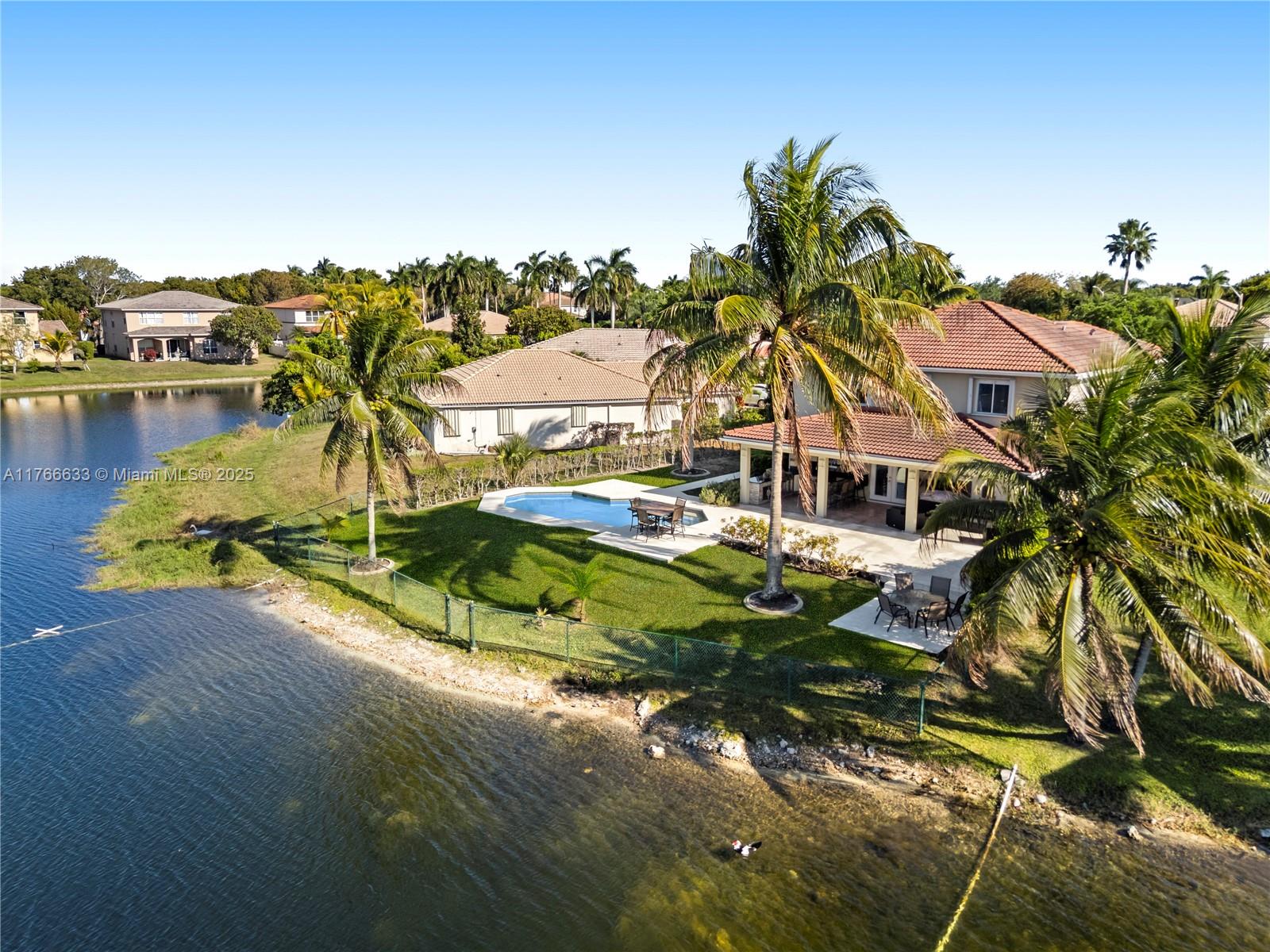 POD 5 AT MONARCH LAKES - Residential