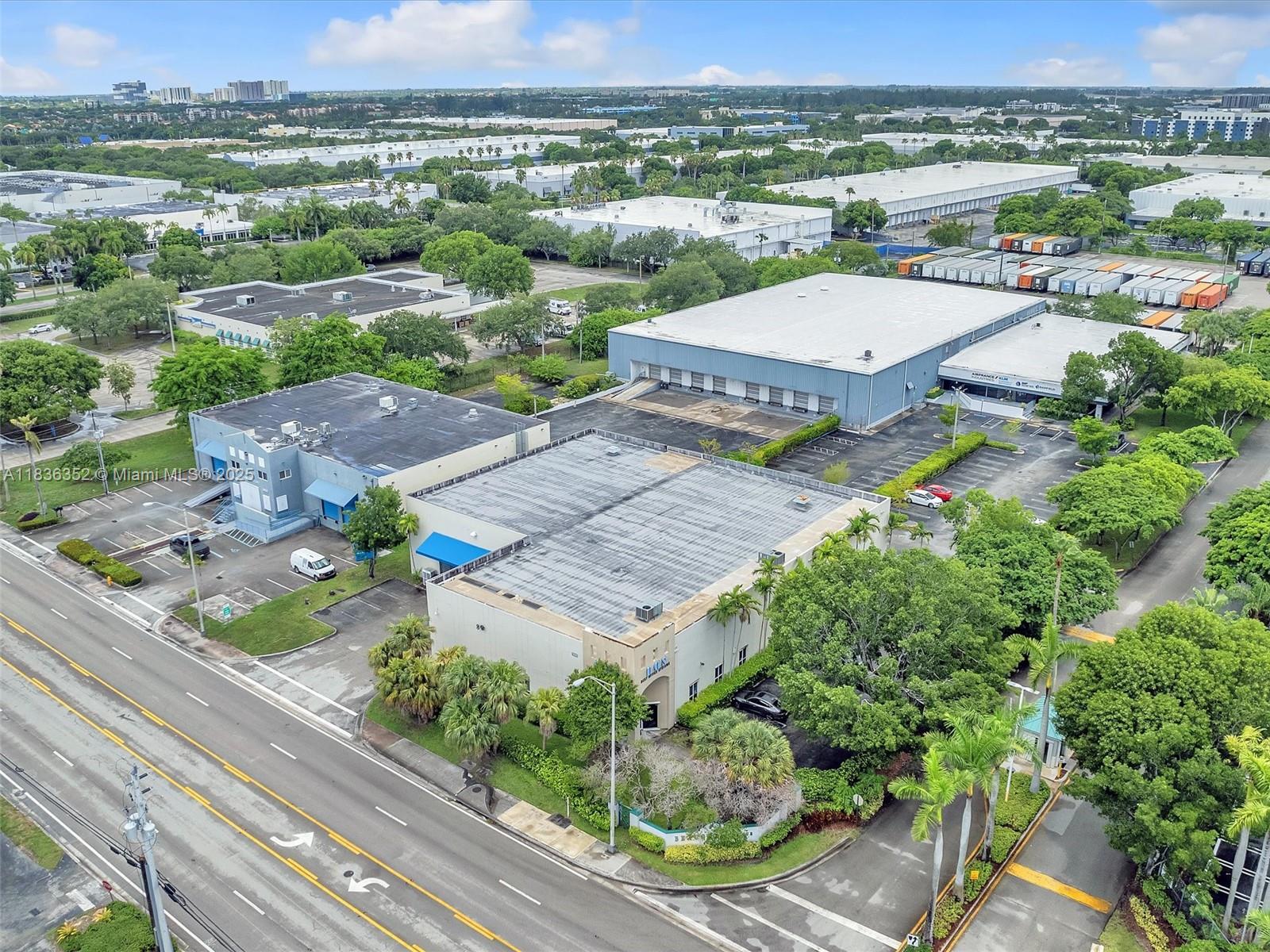 ~ 14,110 SF TOTAL / ~ 1,904 SF OFFICE
3 DOCK DOORS
19-20' CLEAR CEILING HEIGHT
HEAVY 3-PHASE POWER
18 ON-SITE PARKING SPACES
GATED COMMUNITY WITH 24-HOUR SECURITY
LOCATED ON NW 97 AVE WITH PRIME EXPOSURE