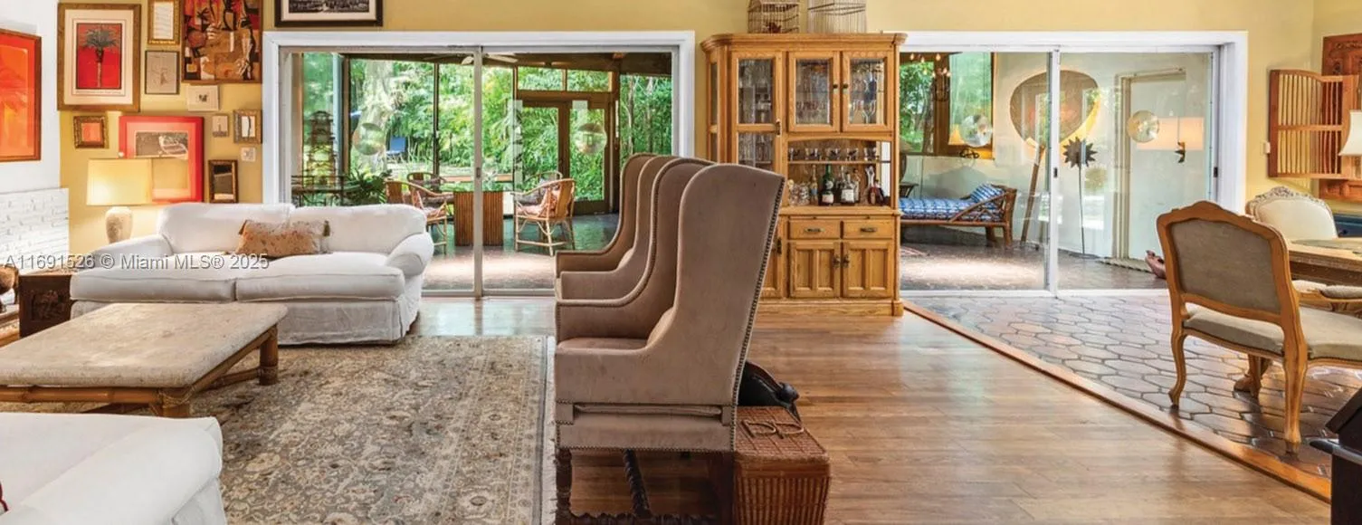 Miami, Florida 33133, United States, 4 Bedrooms Bedrooms, ,5 BathroomsBathrooms,Residential,Active,33610