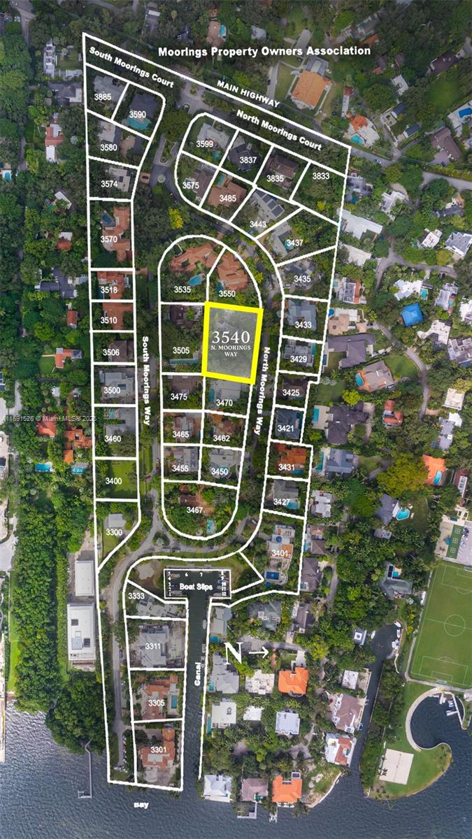 THE MOORINGS - Residential
