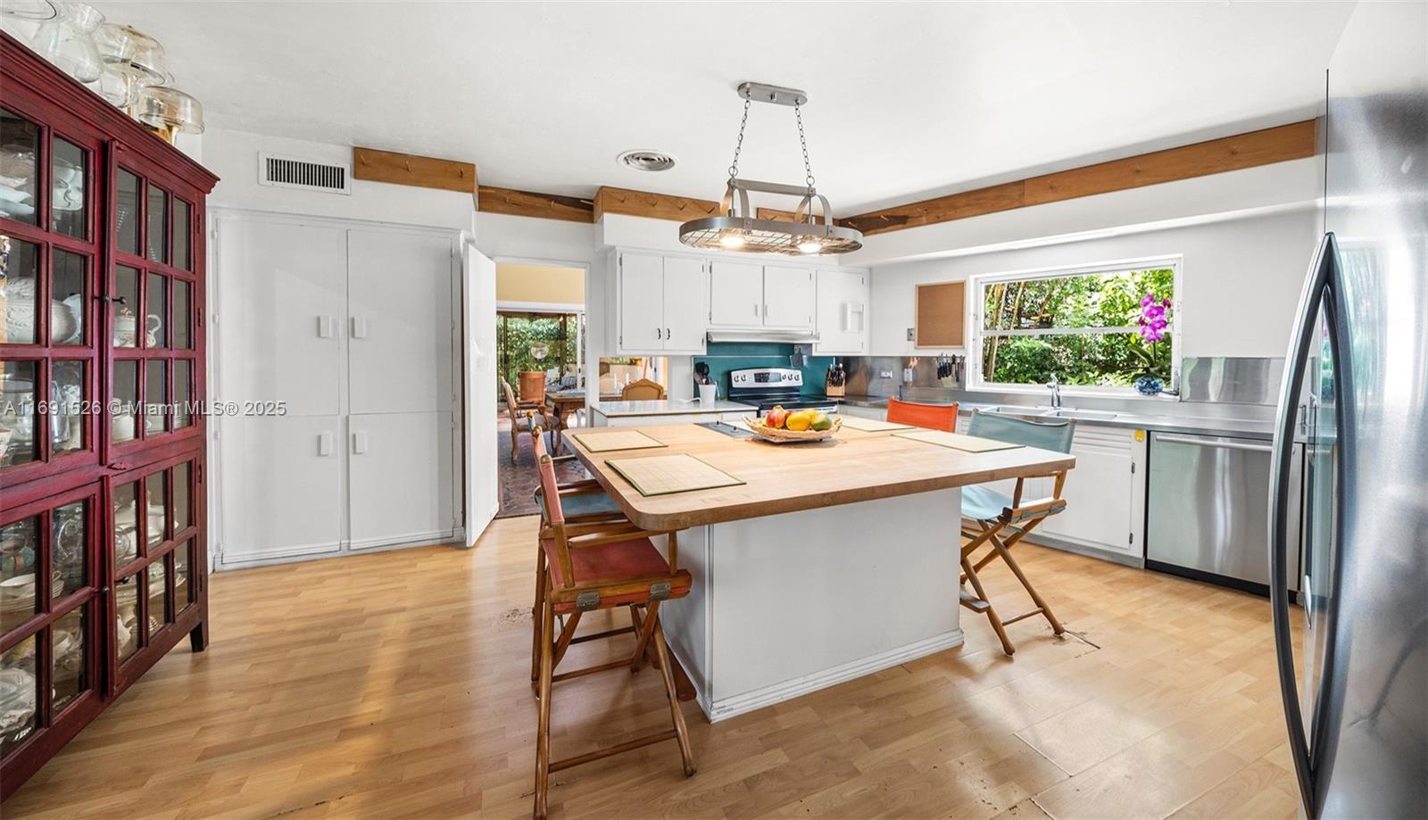 THE MOORINGS - Residential