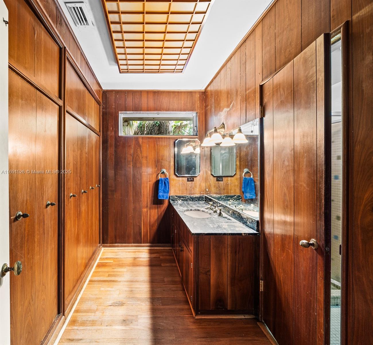 THE MOORINGS - Residential
