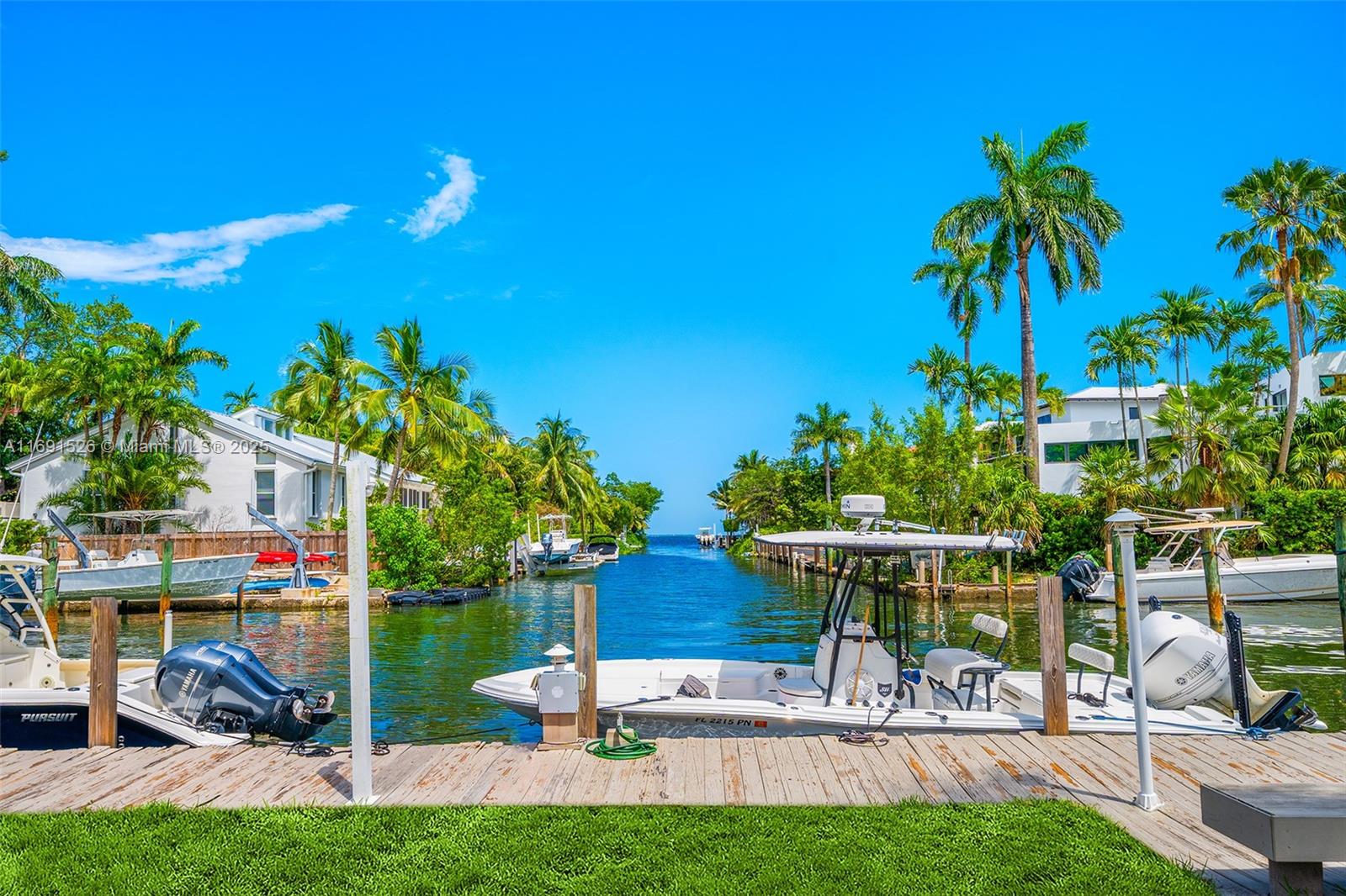 THE MOORINGS - Residential