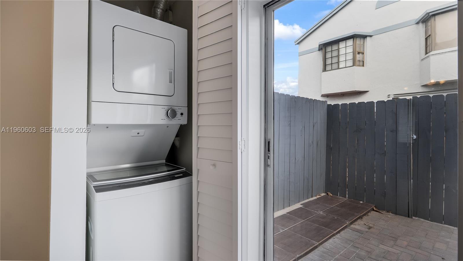 INTERNATIONAL PRINCESS 06 - Residential