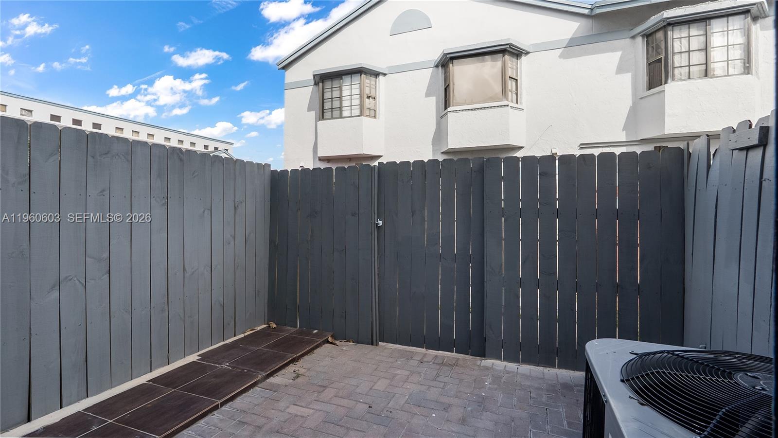 INTERNATIONAL PRINCESS 06 - Residential