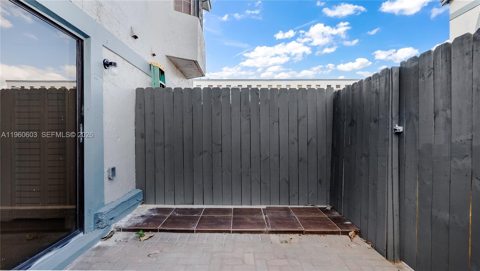 INTERNATIONAL PRINCESS 06 - Residential