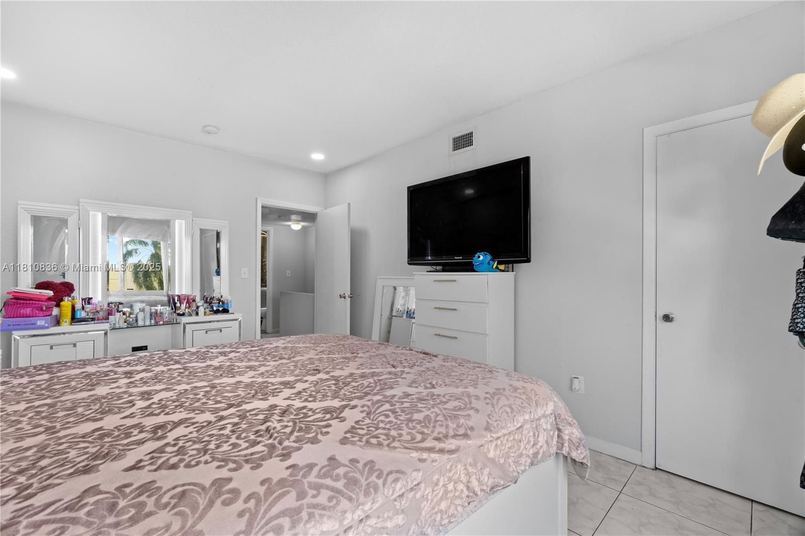 SUNSET PALM VILLAS CONDO - Residential