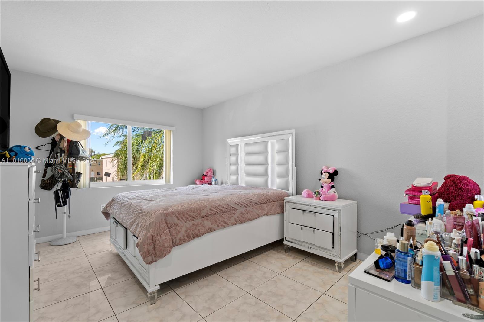 SUNSET PALM VILLAS CONDO - Residential