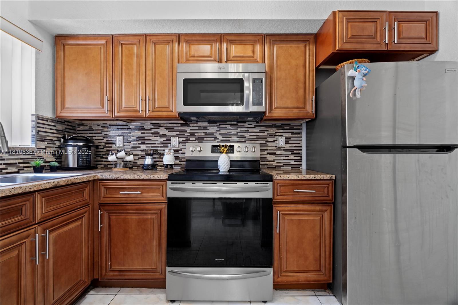 SUNSET PALM VILLAS CONDO - Residential