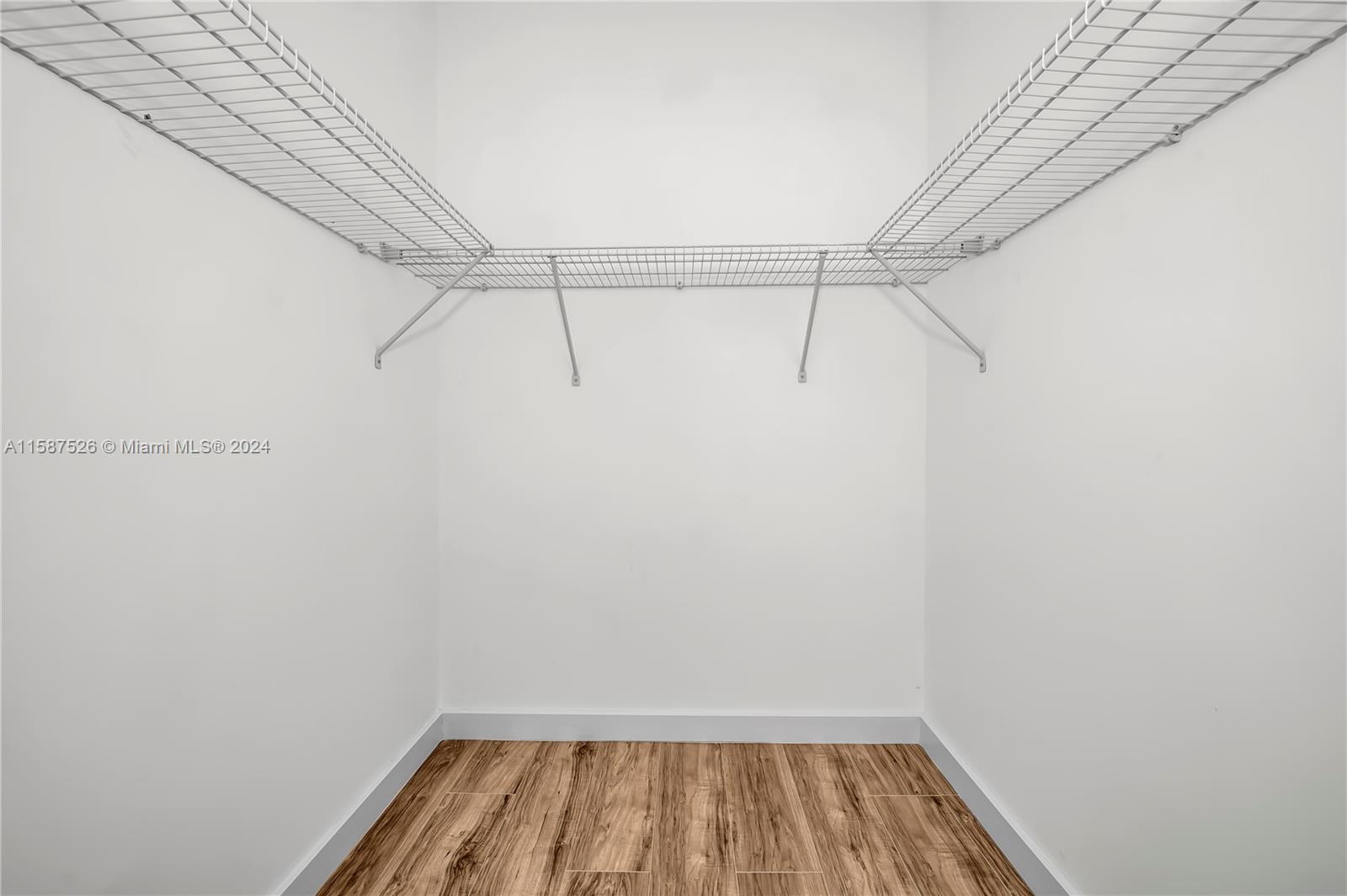 LAS VISTAS D IN INVERRARY - Residential