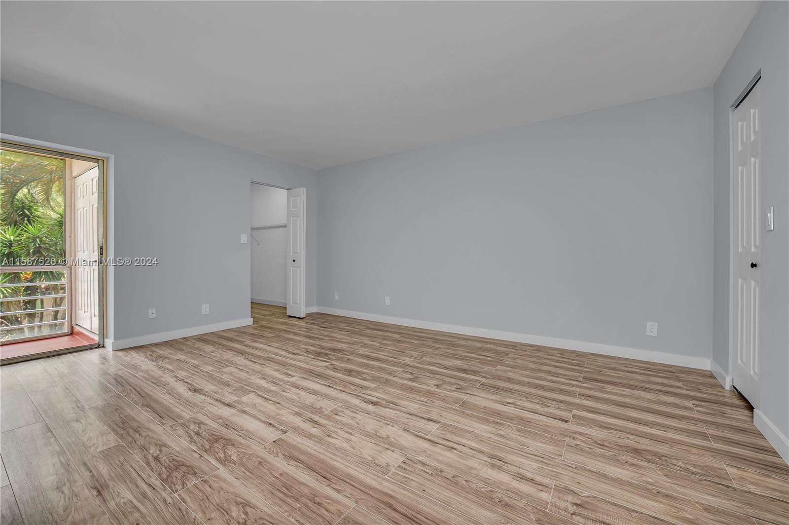 LAS VISTAS D IN INVERRARY - Residential