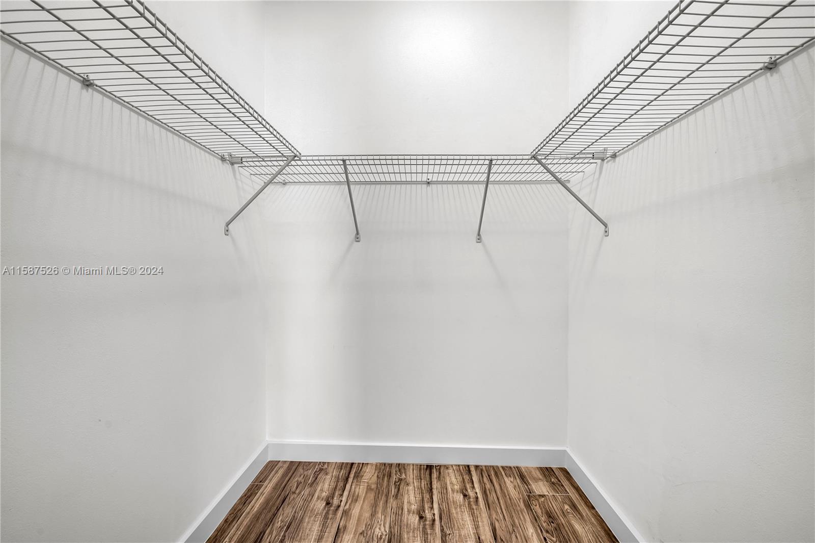 LAS VISTAS D IN INVERRARY - Residential