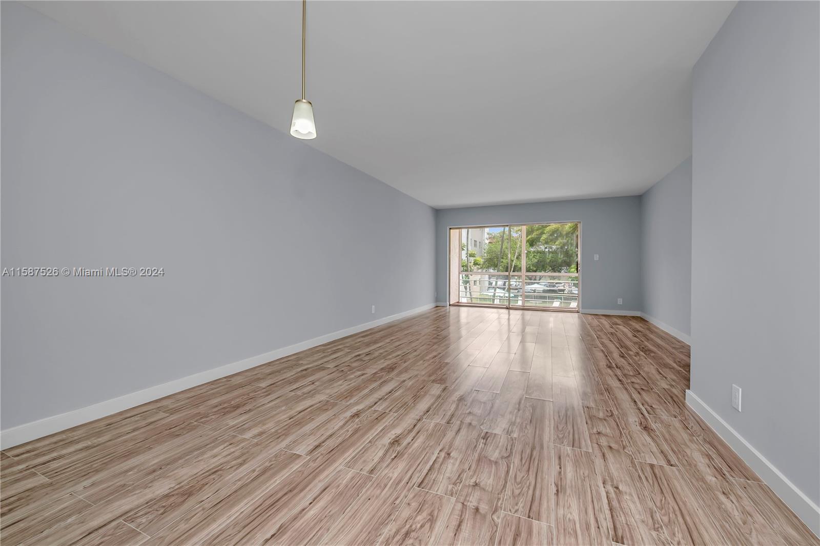 LAS VISTAS D IN INVERRARY - Residential