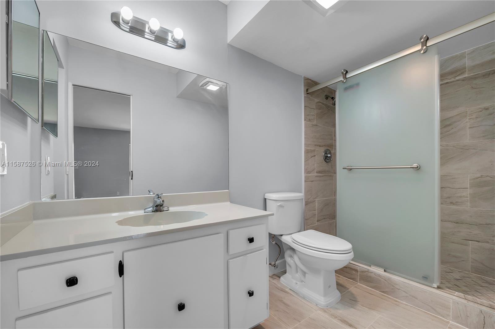 LAS VISTAS D IN INVERRARY - Residential