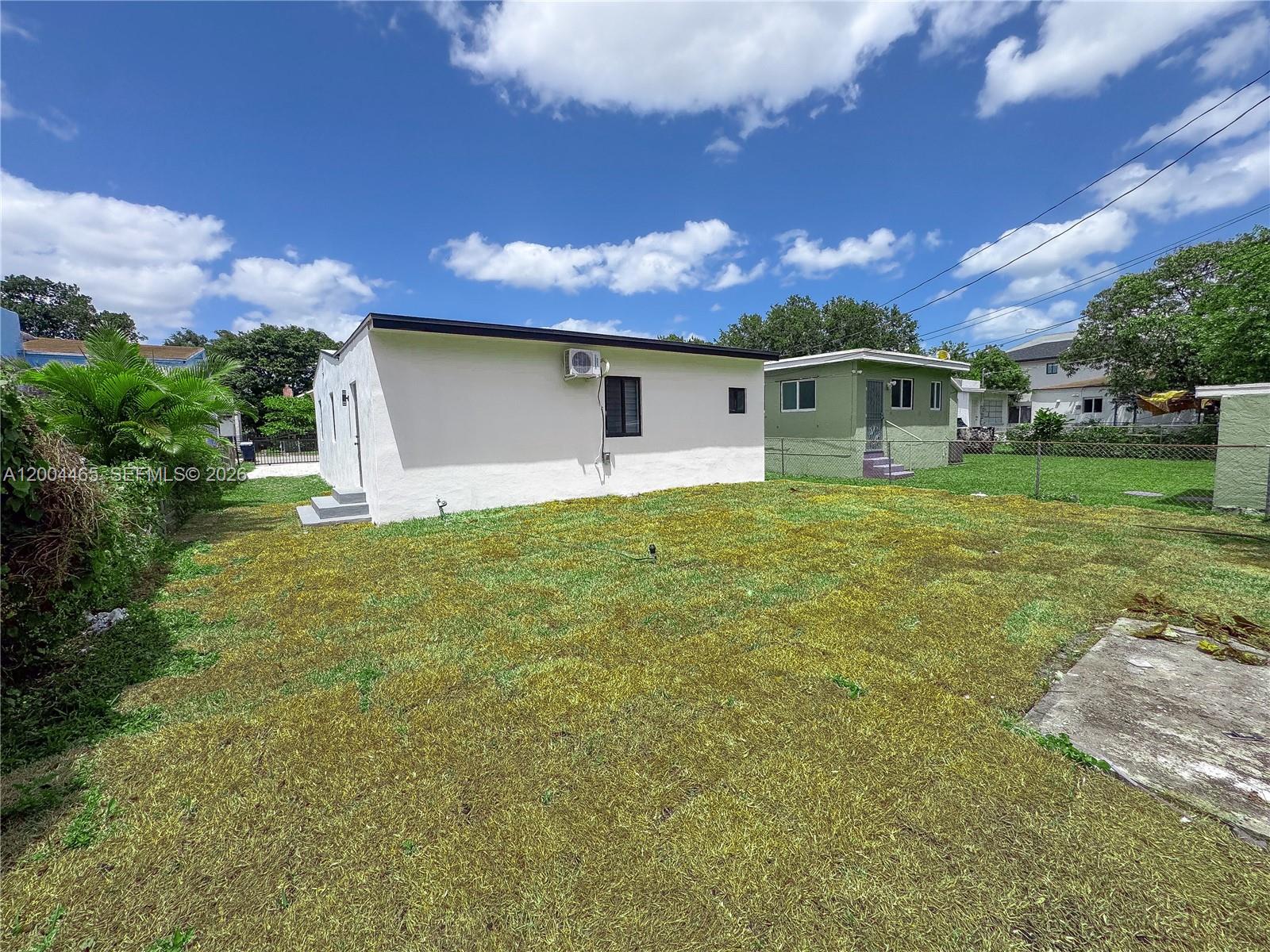 17TH AVE MANOR - Residential