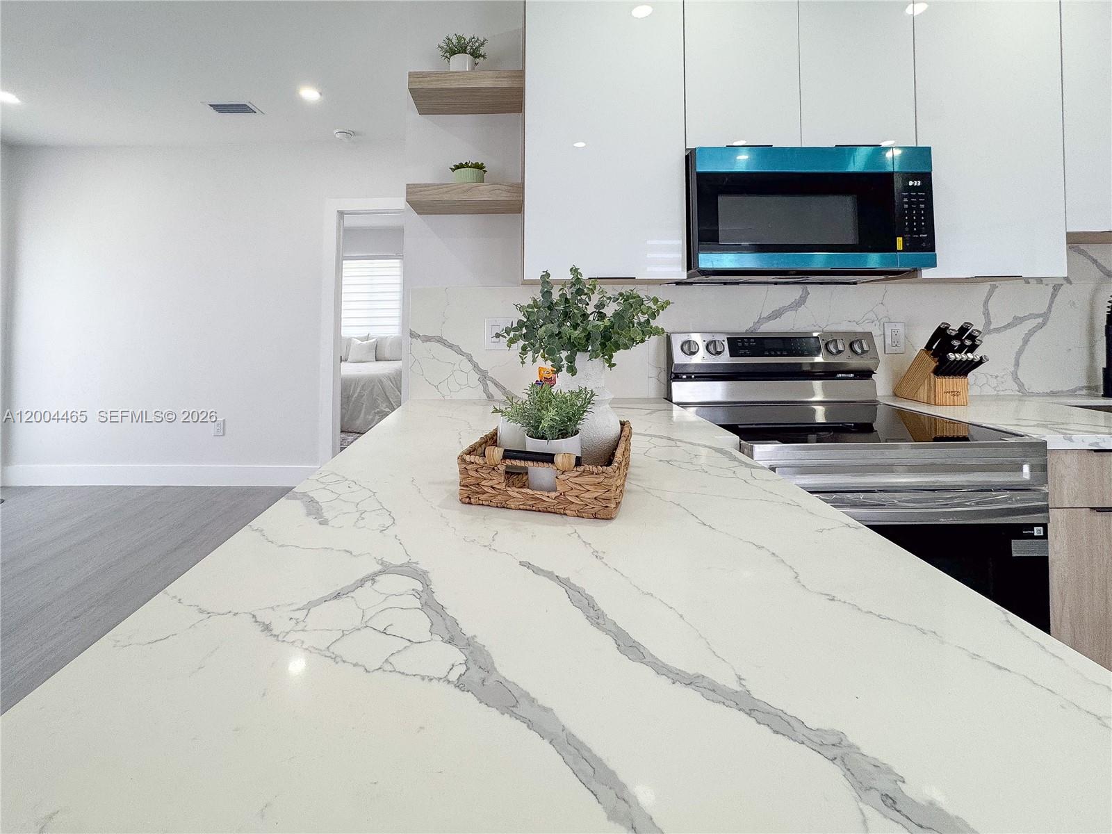 17TH AVE MANOR - Residential