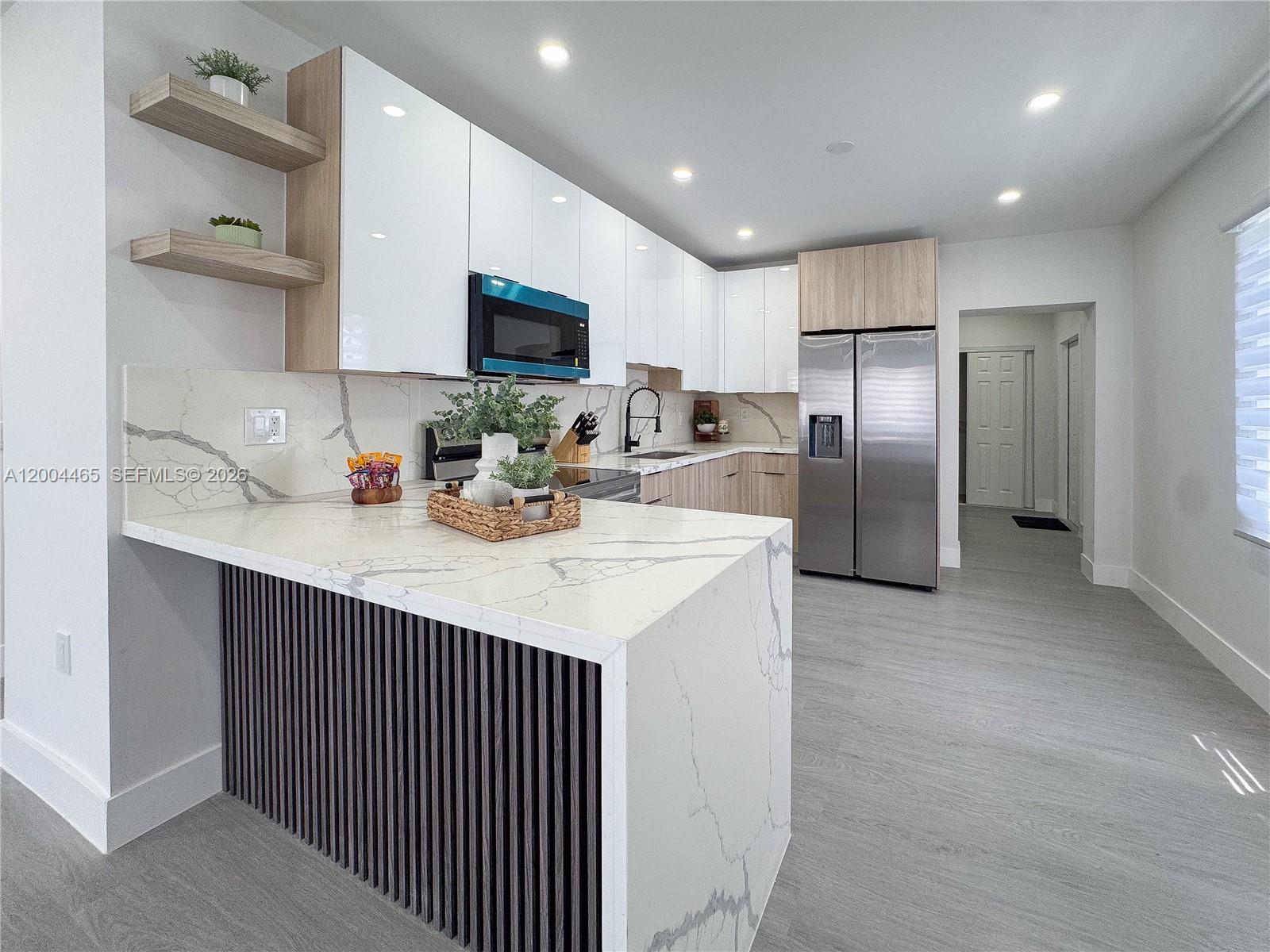 17TH AVE MANOR - Residential