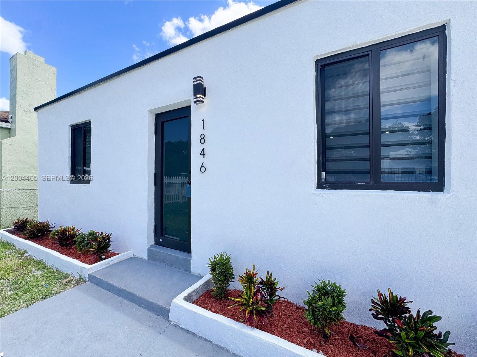 17TH AVE MANOR - Residential