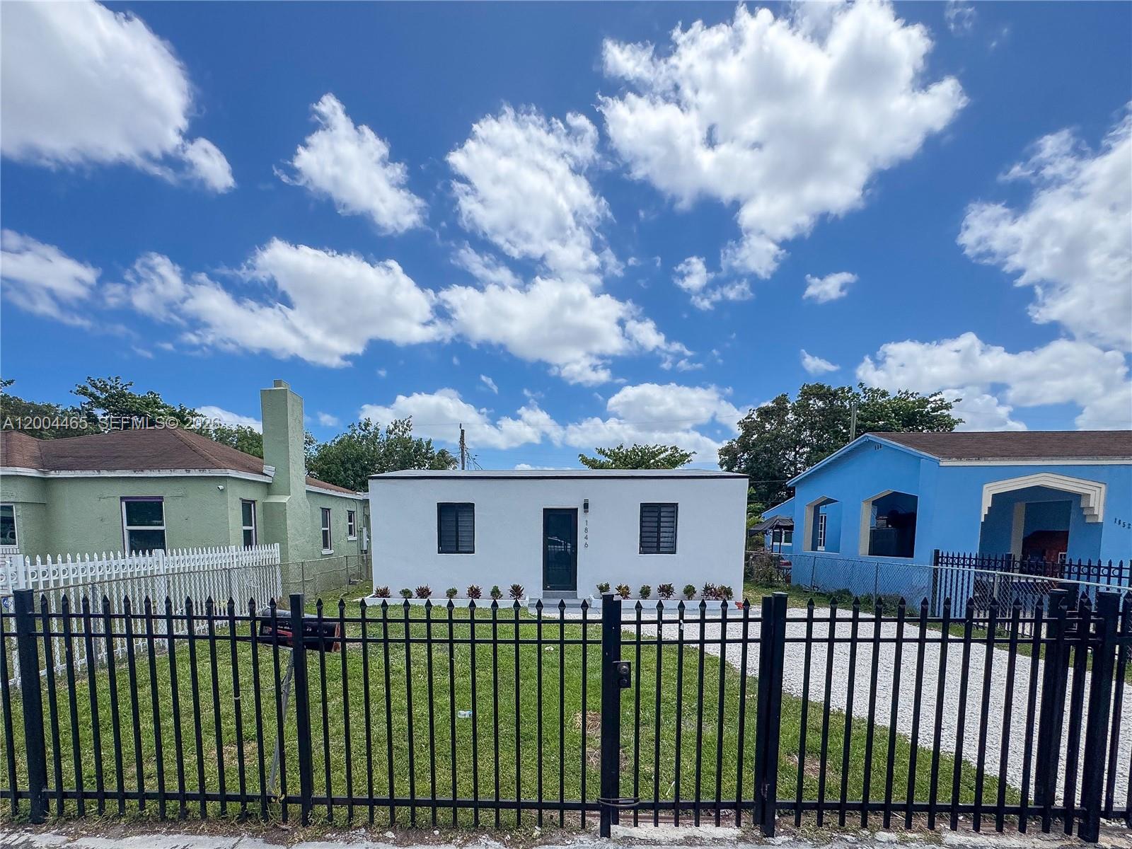 17TH AVE MANOR - Residential