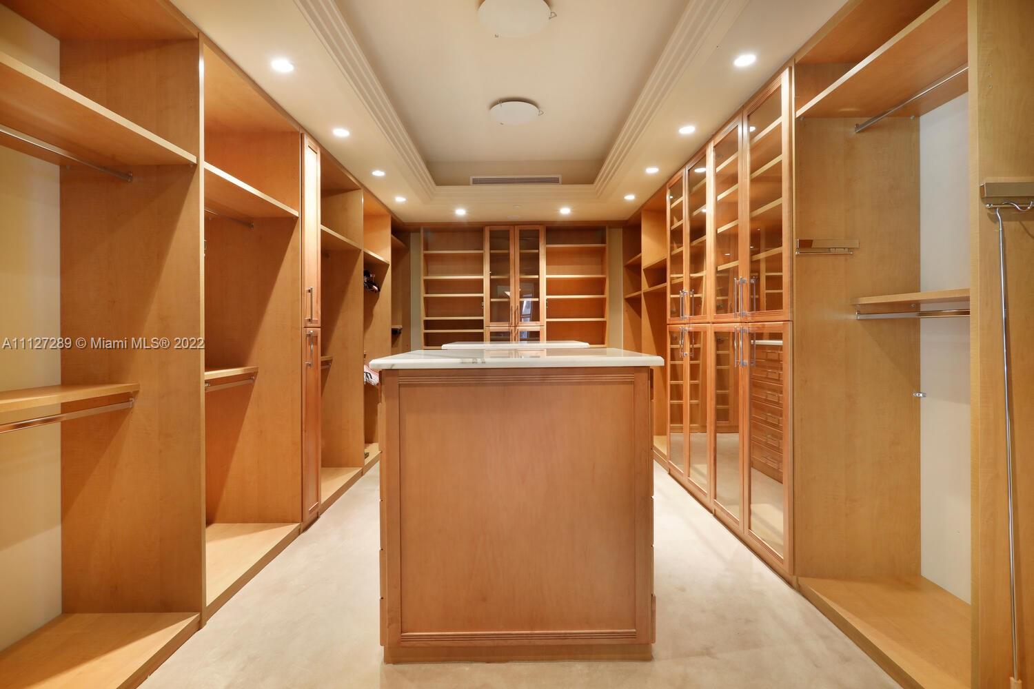 THE GABLES CONDO - Residential