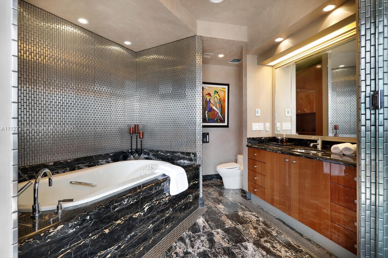 THE GABLES CONDO - Residential