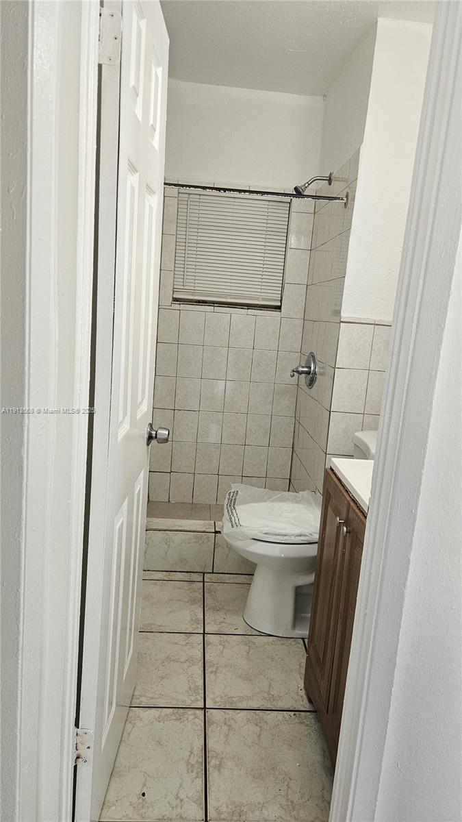 LINCOLN PARK 1ST ADD - Residential Lease