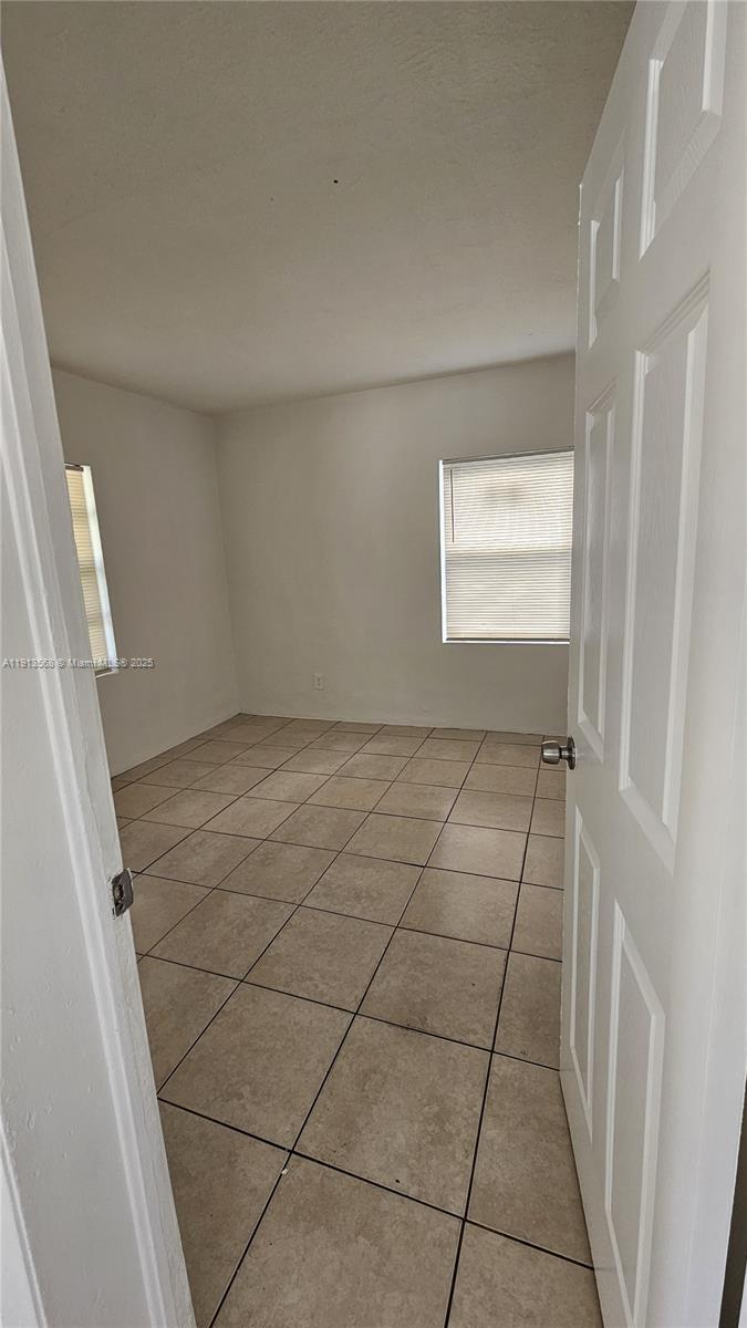 LINCOLN PARK 1ST ADD - Residential Lease