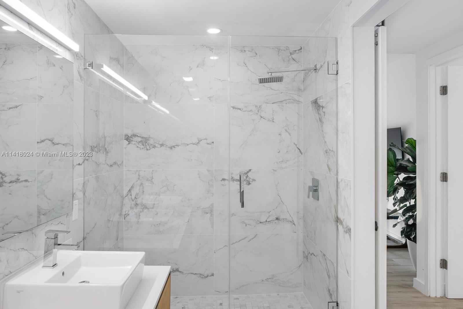 SERENO RESIDENCES CONDO - Residential