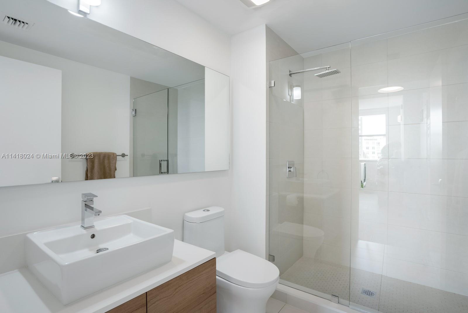 SERENO RESIDENCES CONDO - Residential