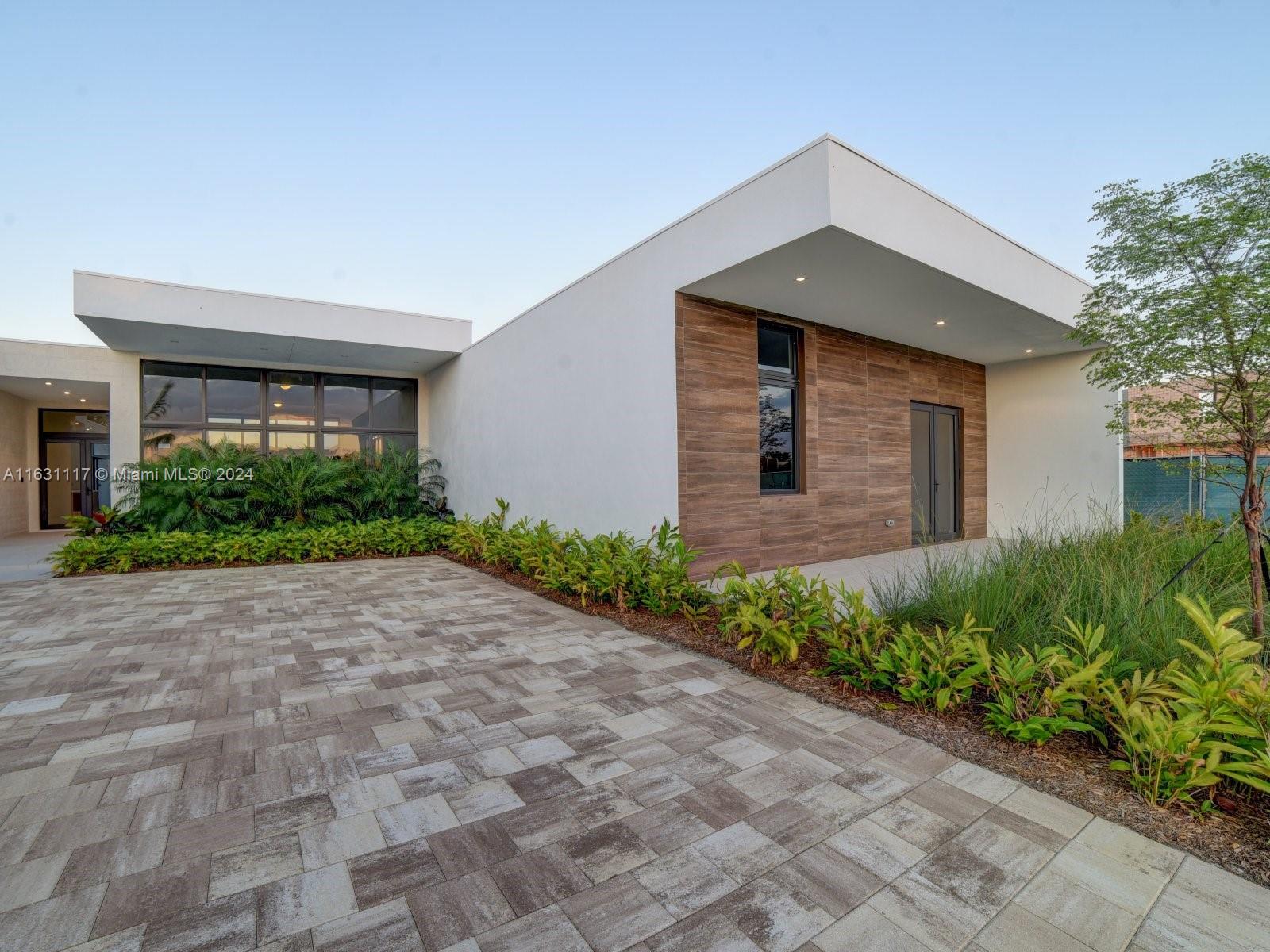Photo 6 of 53 of 16539 N Botaniko Dr N house