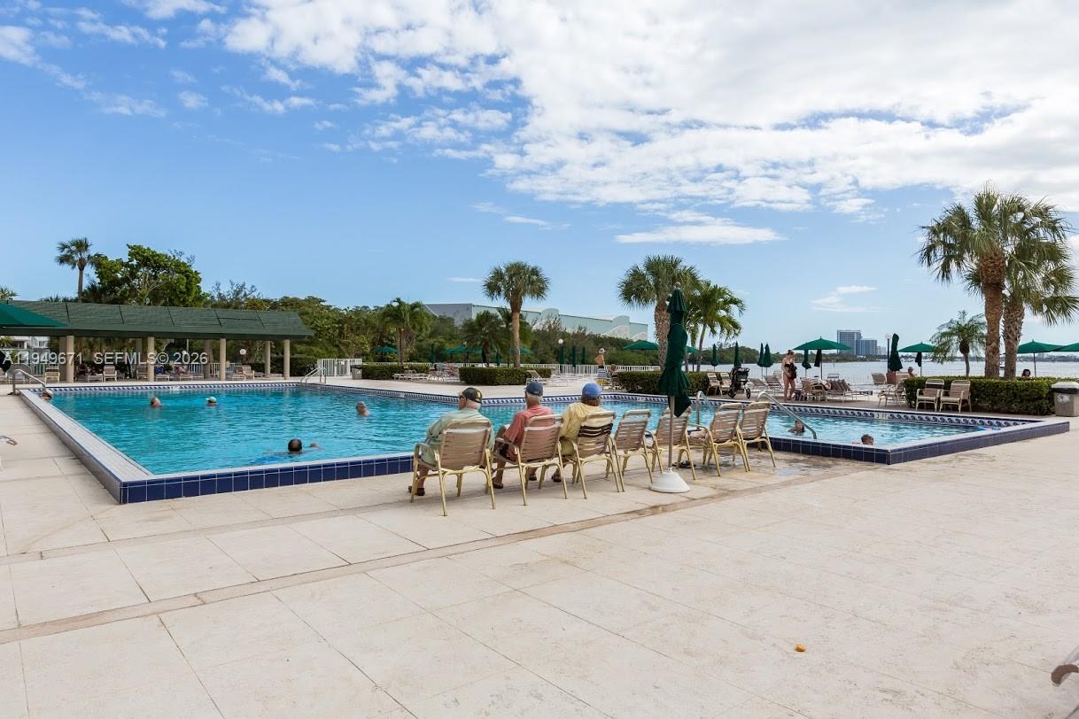 ARLEN HOUSE CONDO - Residential