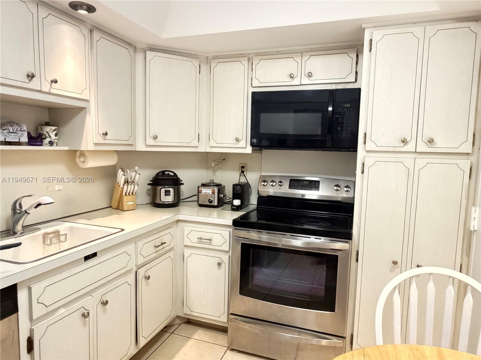 ARLEN HOUSE CONDO - Residential