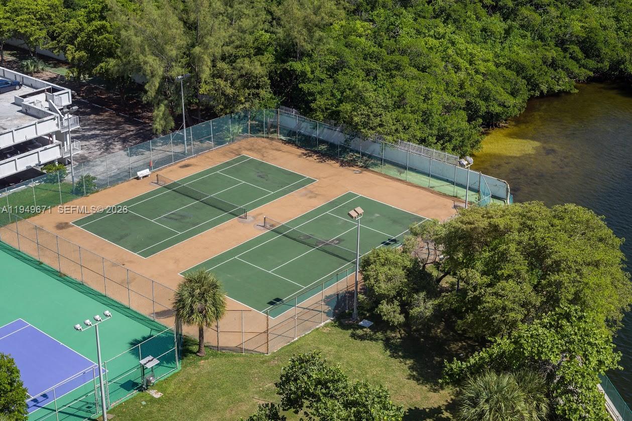 ARLEN HOUSE CONDO - Residential