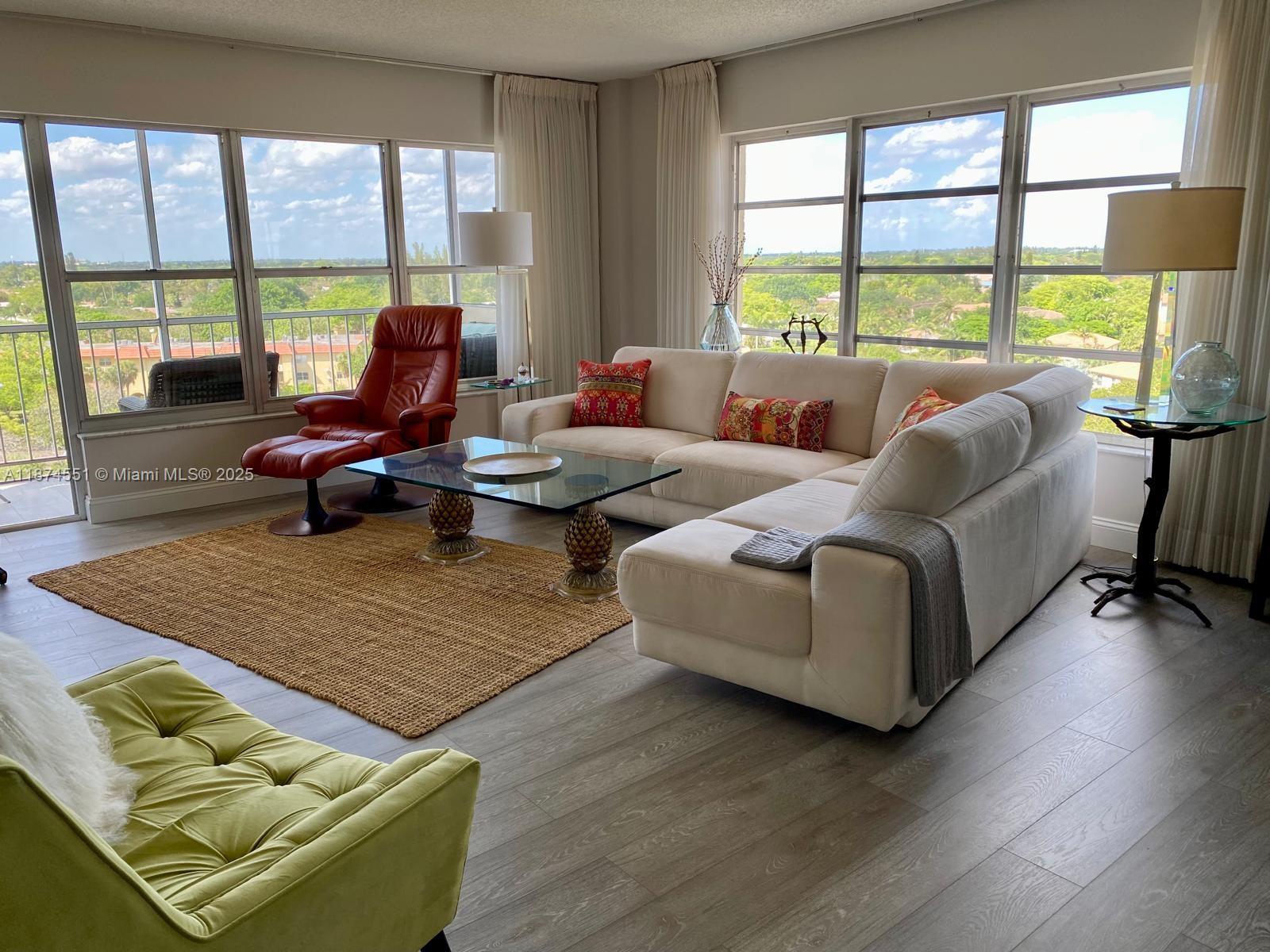 COUNTRY CLUB TOWER - Residential