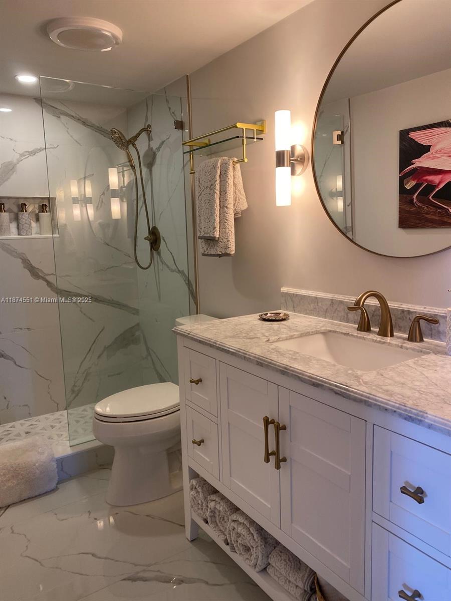 COUNTRY CLUB TOWER - Residential