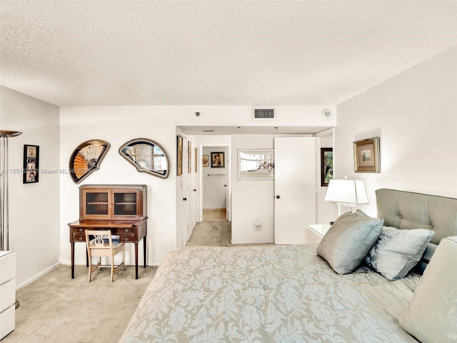 SUMMIT CONDO - Residential