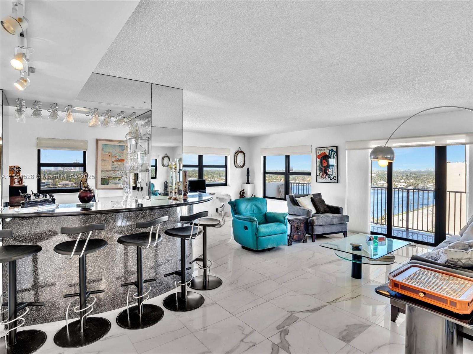 SUMMIT CONDO - Residential