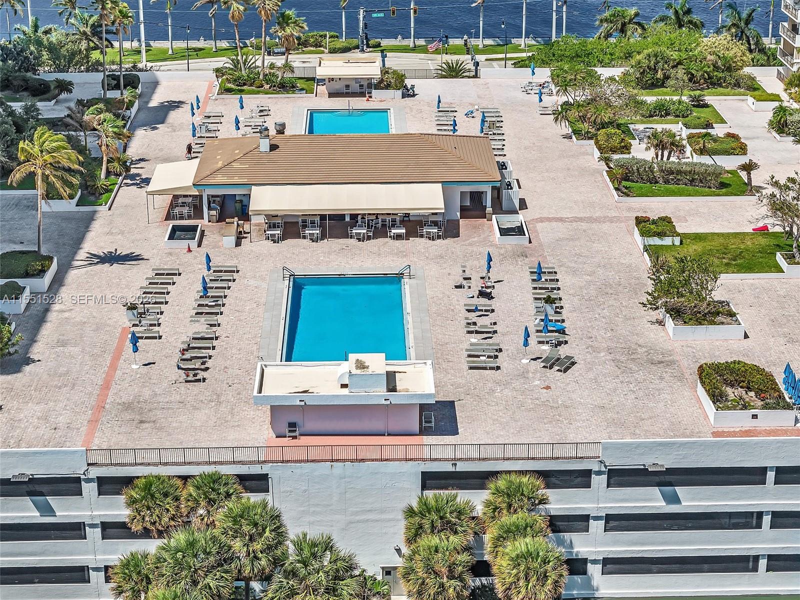 SUMMIT CONDO - Residential