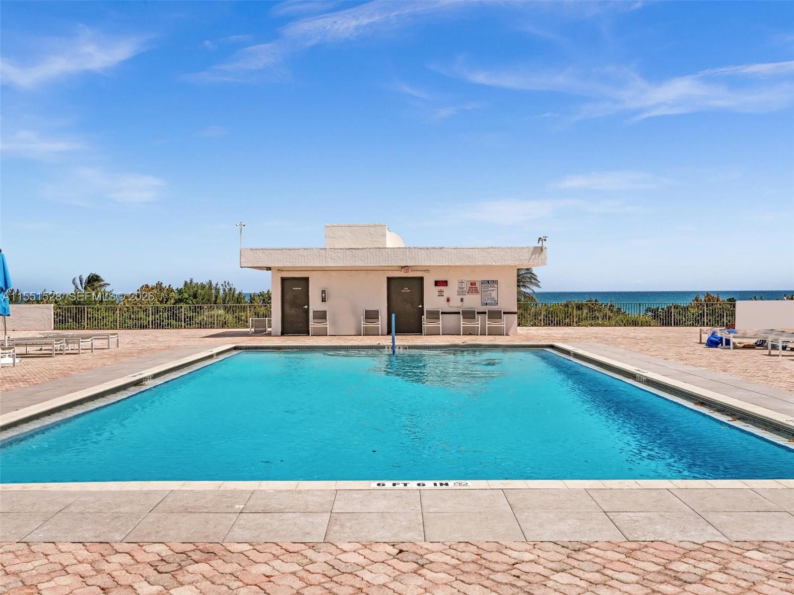 SUMMIT CONDO - Residential