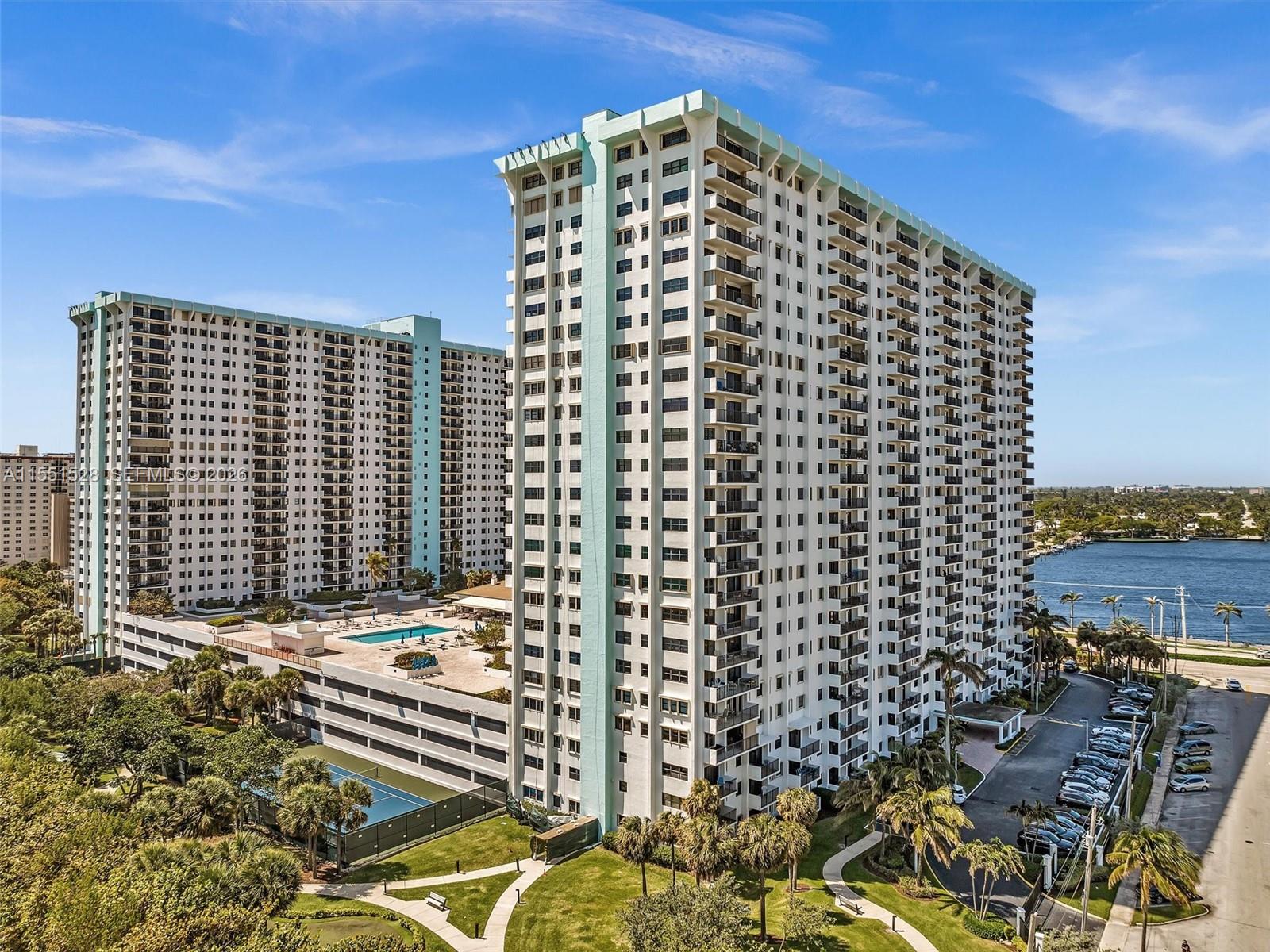 SUMMIT CONDO - Residential